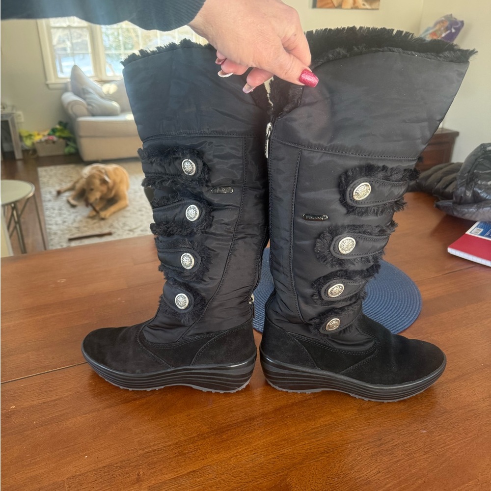 NWOT (No Box) Pajar Carmin Waterproof Faux Fur Boots